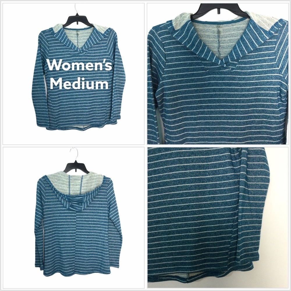 Women’s St. John's Bay Medium 8 - 10 Sweatshirt Hoodie Sweats Stripes Blue NWOT
